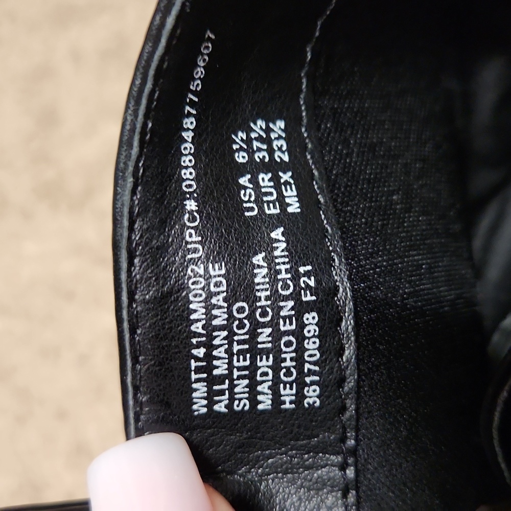 Boots - Picture 4 of 4